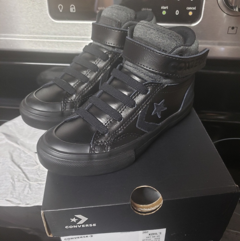 Converse toddler leather shoes